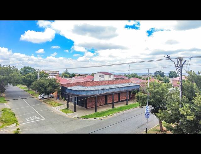 427M² WAREHOUSE FOR SALE IN KENILWORTH
